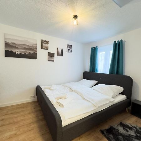 Klassen Apartments! Stadtnahes Ferienhaus* Mit Terrasse In Aulendorf * Fuer 6-8 Personen Buitenkant foto