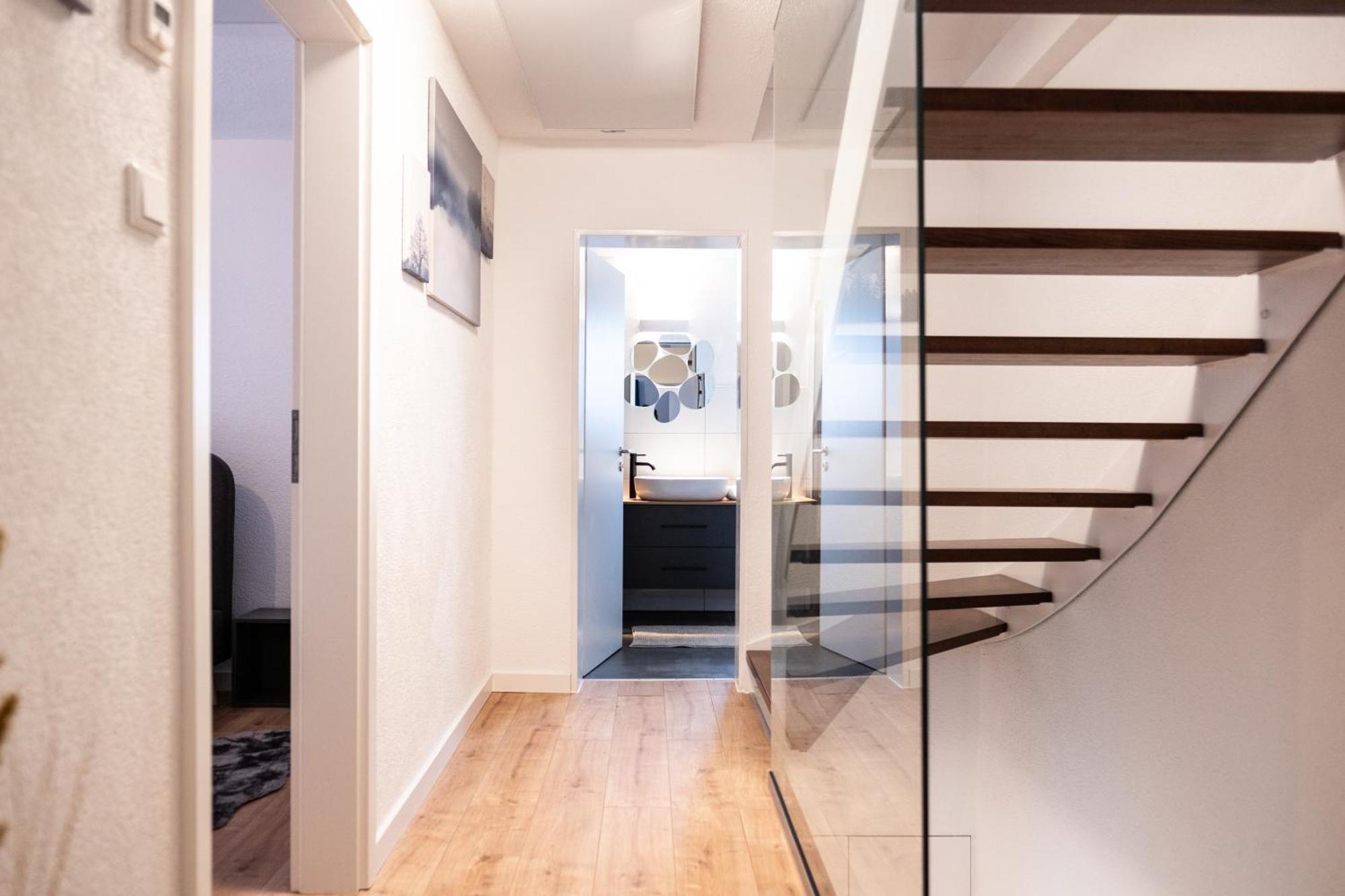 Klassen Apartments! Stadtnahes Ferienhaus* Mit Terrasse In Aulendorf * Fuer 6-8 Personen Buitenkant foto