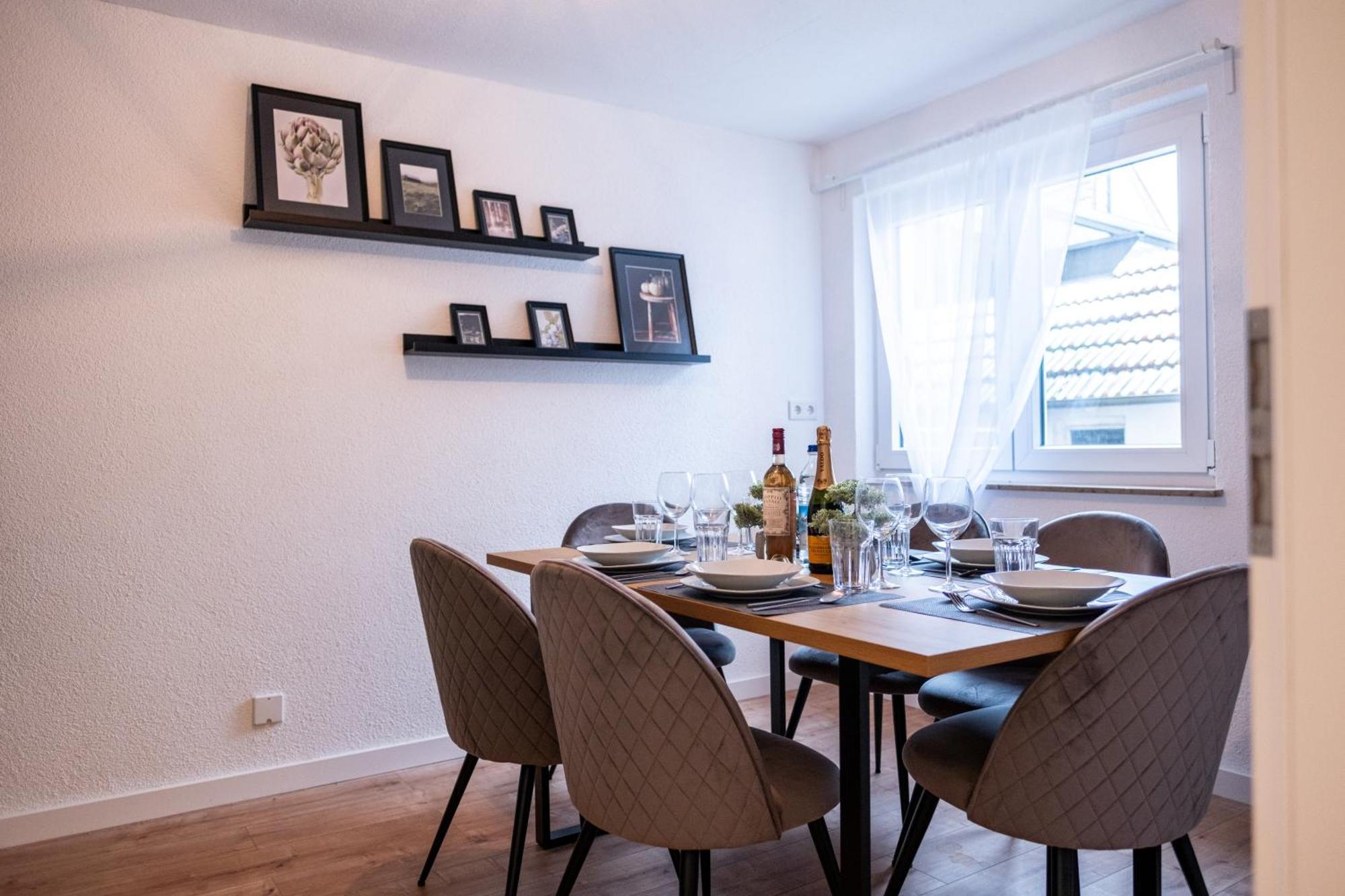 Klassen Apartments! Stadtnahes Ferienhaus* Mit Terrasse In Aulendorf * Fuer 6-8 Personen Buitenkant foto